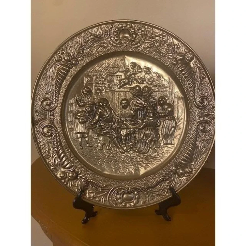 Vintage Peerless England Embossed Brass Wall Hanging Plates Tavern Scenes Set 2